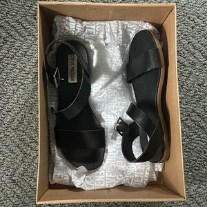 Steve Madden black sandals